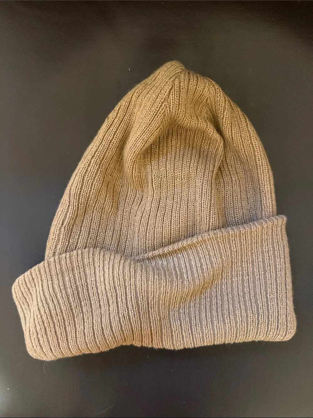 Aritzia Main Character Beanie